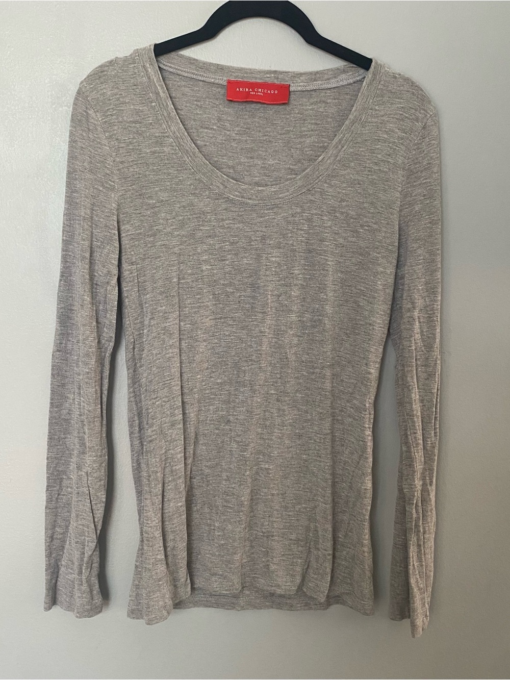 Gray Long-Sleeve Scoop Neck Top by AKIRA Chicago SZ M